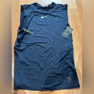 Nike Pro men’s large! Slim fit, breathable material